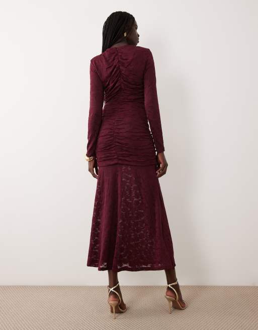 YAS langärmeliges Maxikleid aus Spitze mit geraffter Taille in Feige, 2 von 4