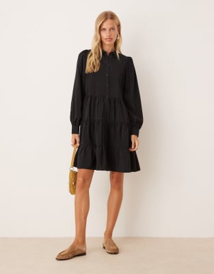 YAS - Langärmliges, gestuftes Mini-Hemdkleid in Schwarz