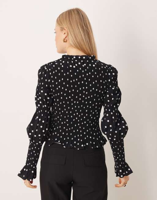 YAS – Langärmliges, hochgeschlossenes Hängeroberteil in Schwarz mit weißen Polka Dots, 4 von 4