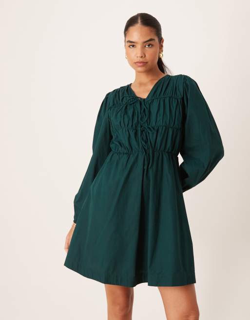 YAS – Langärmliges Minikleid in kräftigem Edelsteingrün mit Bindebändern vorne, 2 von 4