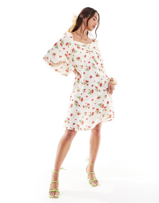 Y.A.S – Langärmliges Satin-Minikleid mit geraffter Brustpartie und Erdbeermuster