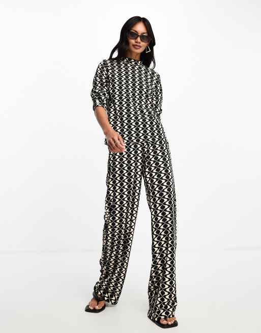 トップス yas Y.A.S long sleeved high neck top in wave mono print - part of a