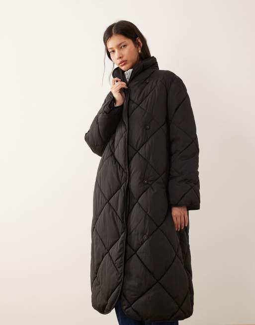 YAS longline diamond quilted jacket in black, 2 of 4