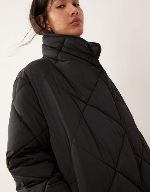 YAS longline diamond quilted jacket in black, 4 of 4
