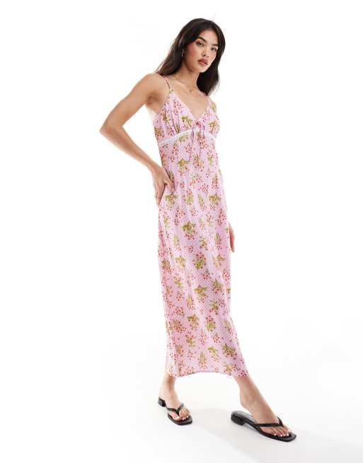 YAS - Maxi cami-jurk met kanten detail, strik en bloemen- en stippenprint in roze
