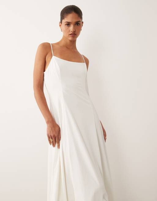 YAS - Maxi cami-jurk met overdreven bolle zoom in gardenia wit, 4 van 4