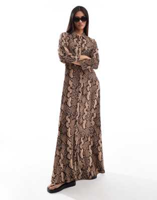 YAS - Maxi-Hemdblusenkleid mit Schlangenmuster-Braun