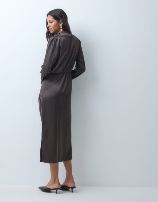 YAS maxi jurk met gedrapeerd detail en lange mouwen in chocoladebruin, 4 van 4