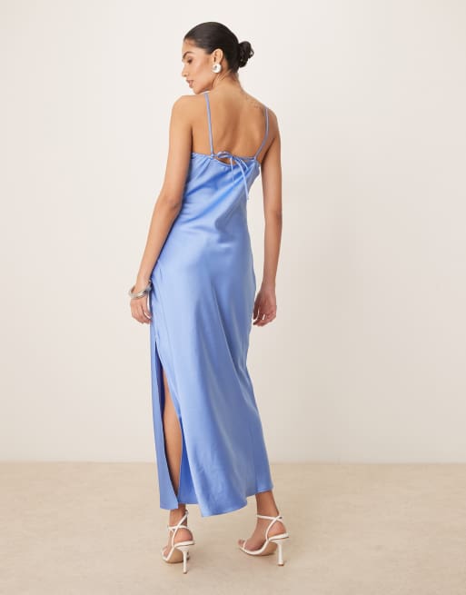 YAS - Maxi jurk van satijn met halternek en corsage in blauw, 3 van 4