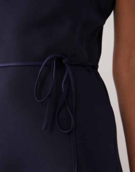 YAS - Midi jurk van satijn met bandjes en gestrikte taille in marineblauw, 3 van 4