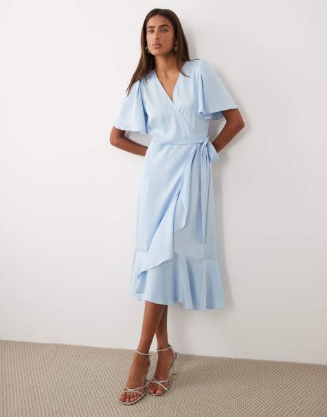 YAS – Midi-Wickelkleid aus Satin in Hellblau - view 1