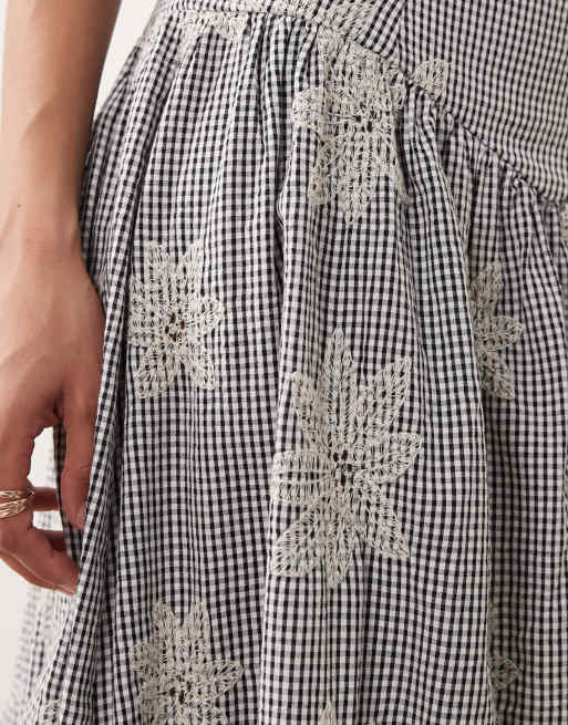YAS - Midinederdel med blomsterbroderinger og sort gingham-tern - Del af sæt, 4 af 5