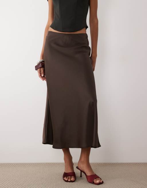 YAS - Midirok van satijn in chocoladebruin, 4 van 5