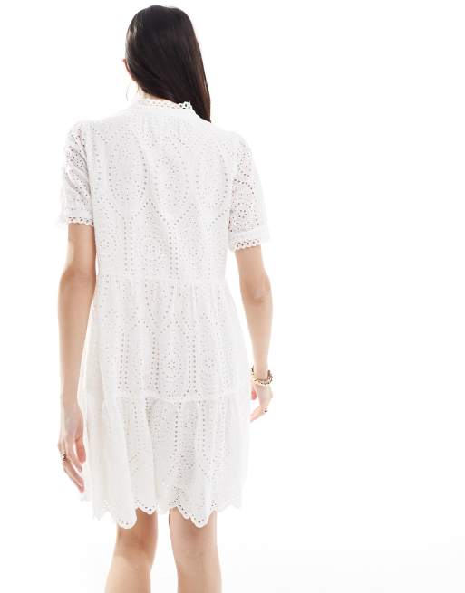 YAS - Mini jurk van broderie met V-hals in wit, 3 van 4