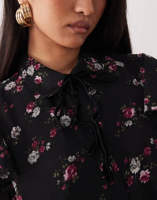 YAS - Mini jurk van chiffon met ruches in zwart met bloemenprint, 2 van 4