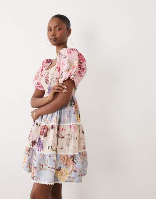 YAS – Minikleid im Milchmädchen-Stil mit buntem Patchwork-Blumenmuster und Puffärmeln, 3 von 4