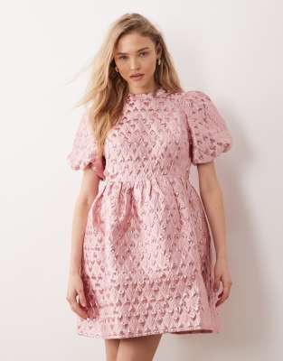 YAS - Minikleid in Rosa mit Herz-Jacquardmuster und Puffärmeln