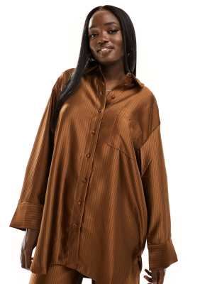 Y.A.S - Oversize-Hemd aus braunem Satin mit Nadelstreifen, Kombiteil-Brown