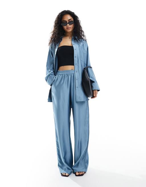 Y.A.S - Pantalon d'ensemble ample en satin à fines rayures - Bleu