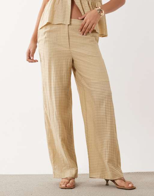 YAS - Pantalones beis a cuadros de pernera ancha de tejido texturizado (parte de un conjunto), 3 de 5