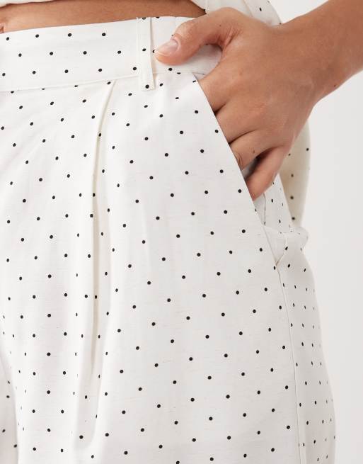 YAS - Pantalones de sastre blancos y negros con estampado de lunares pequeños de pernera ancha (parte de un conjunto), 4 de 5