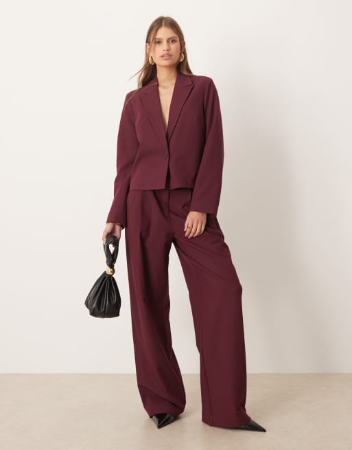 YAS - Pantaloni sartoriali bordeaux a vita alta in coordinato