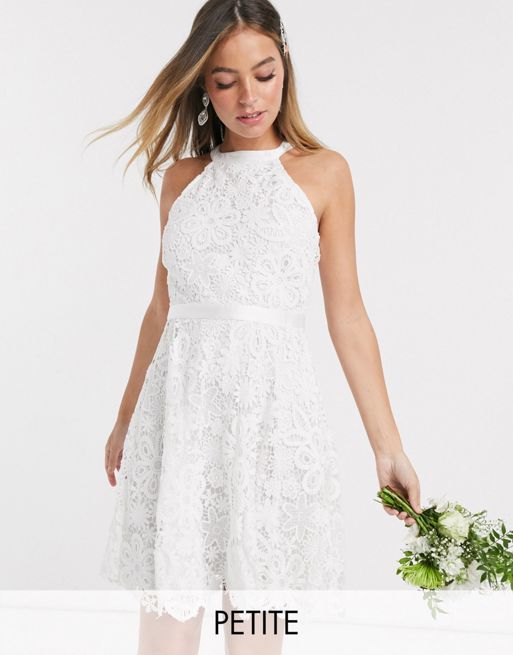  Petite – Biała sukienka mini z koronki z dekoltem typu halter z  kolekcji ślubnej | ASOS