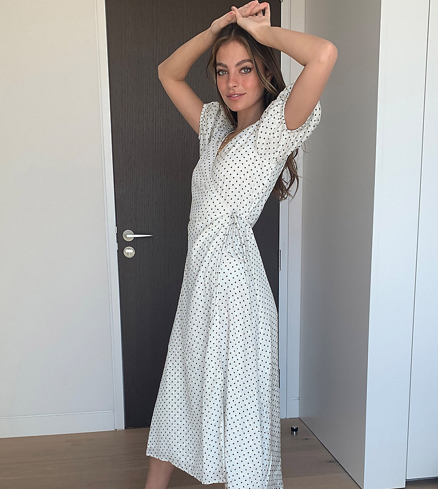 Y.A.S Petite - eksklusiv slå-om kjole med pufærmer i hvide polkaprikker-Multifarvet