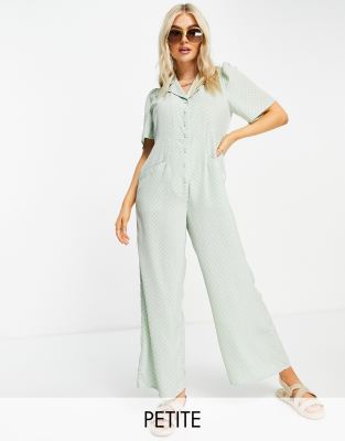 Y.A.S. Petite - Jumpsuit mit Knopfleiste vorne und weitem Bein in Salbeigrün