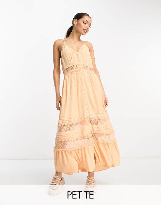 Y.A.S Petite - Maxi cami jurk met kanten inzetstuk in abrikoos