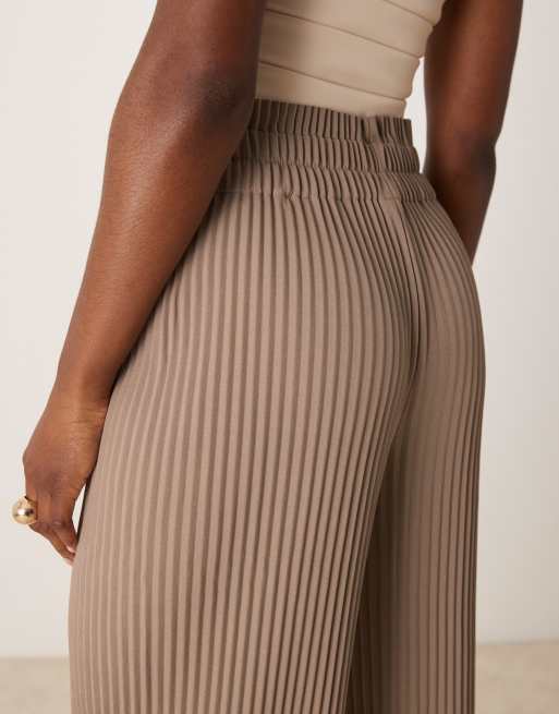 YAS plisse wide leg trousers in fungi, 3 of 5