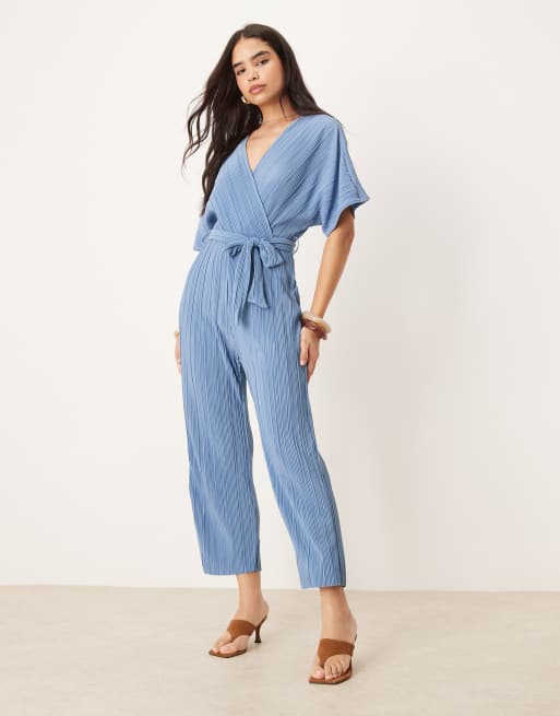 YAS – Plissierter Jumpsuit in Blau mit Wickeldetail vorne, 2 von 4