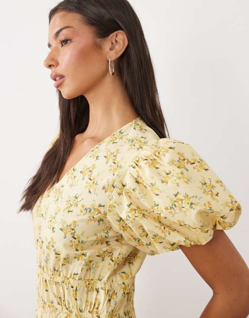 YAS plunge front ruched ditsy floral maxi dress in yellow, 3 of 4