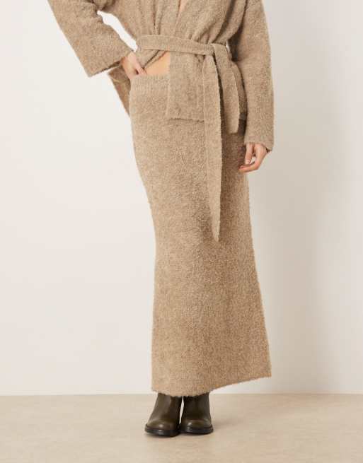 YAS - Premium getextureerde gebreide maxirok in gemêleerd taupe, deel van co-ord set, 3 van 5