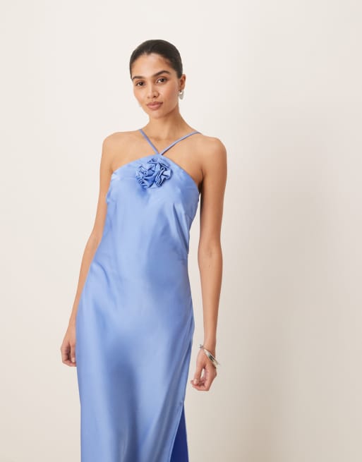 YAS – Provenceblå maxiklänning i satin med halterneck och corsage, 4 av 4