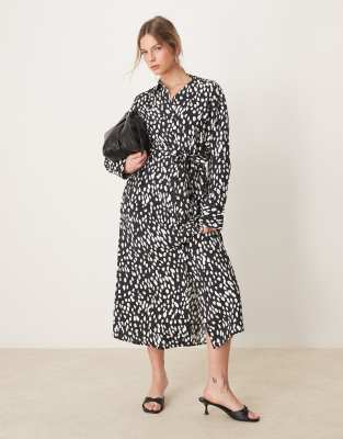 YAS - Robe chemise longue à pois avec liens à la taille - Noir - view 1