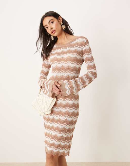 YAS - Robe courte au crochet fin à rayures chevrons avec manches cloche - Neutre