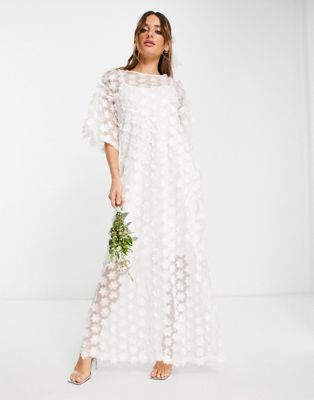 Femme YAS - Robe de mariée longue avec fleurs en relief appliquées - Blanc