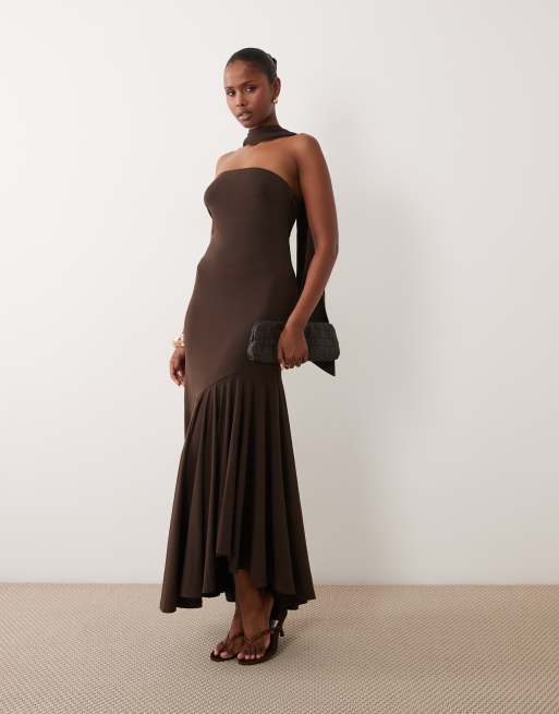 YAS robe longue bandeau à taille basse avec détail écharpe, marron chocolat, 2 de 4
