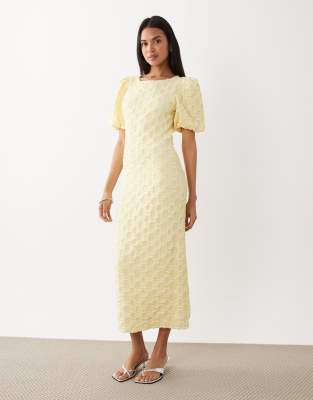 YAS - Robe longue texturée à manches volumineuses - Jaune pâle