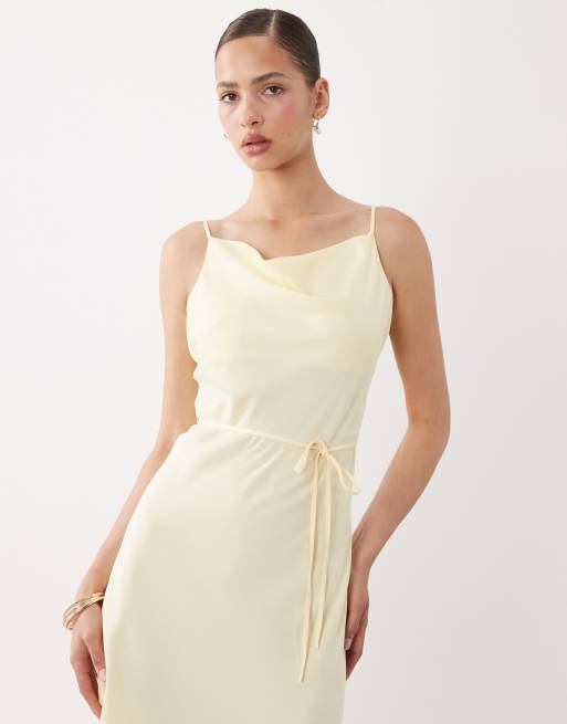 YAS - Robe mi-longue en satin à bretelles fines - Jaune pastel, 2 de 4