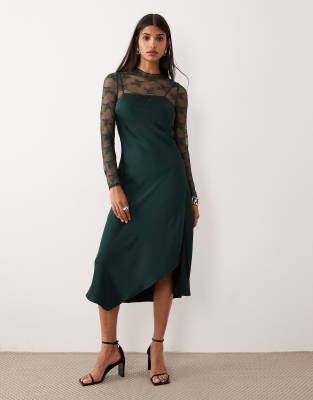 YAS - Robe nuisette hybride en dentelle et satin avec top à col montant - Vert foncé