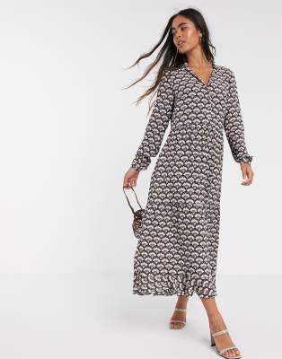 robe a motif geometrique