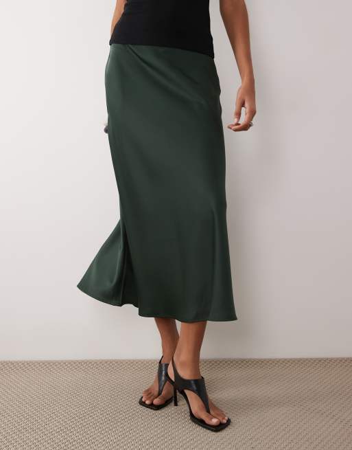 YAS satin midi skirt in deep green, 2 of 5