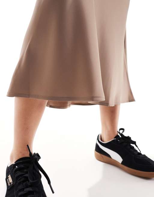 YAS satin midi skirt in mushroom