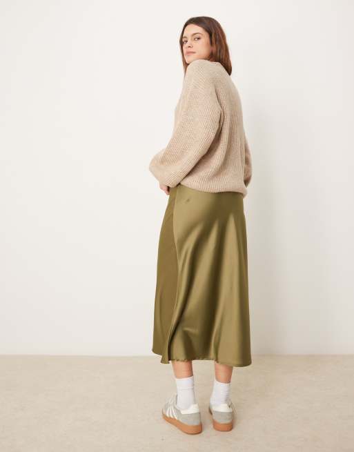 YAS satin midi skirt in olive green, 4 of 5