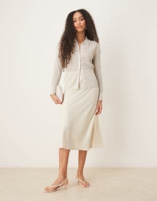 YAS - Satin-Midirock in Birken-Cremeweiß