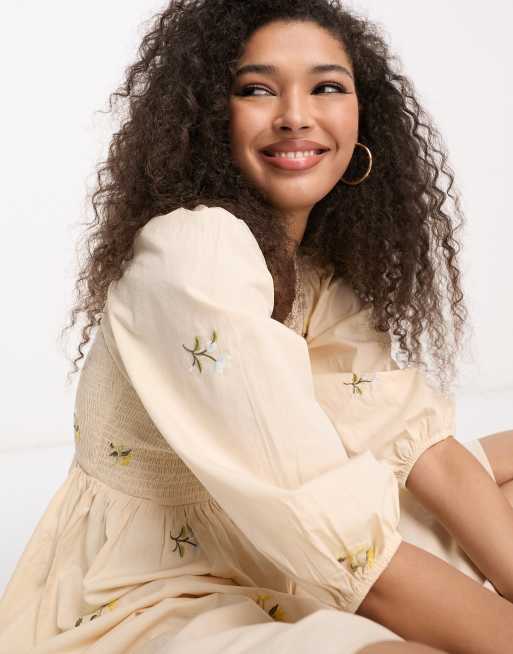 Y.A.S shirred bodice smock midi dress with floral embroidery in cream, 3 of 4