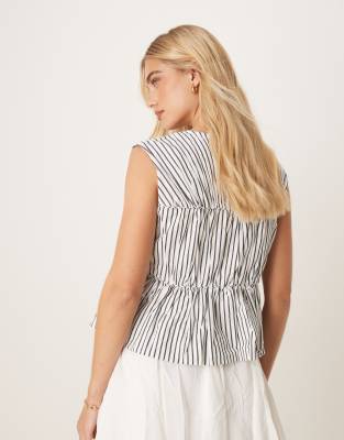 YAS sleeveless tie front poplin top in black and white stripe