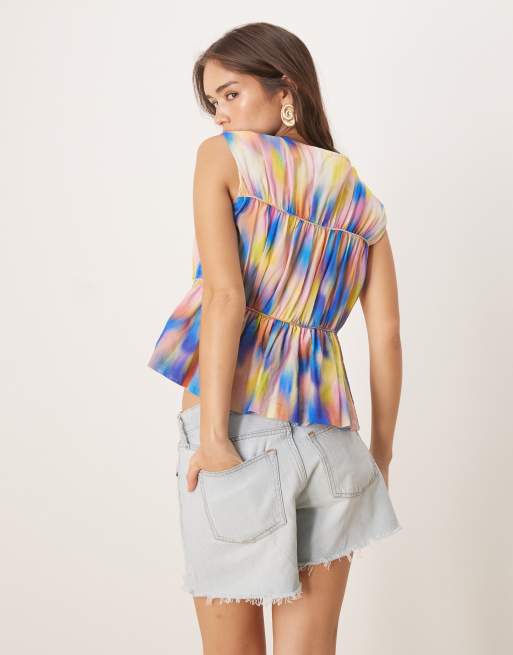 YAS sleeveless tie front top in multicolor smudge print, 3 of 4